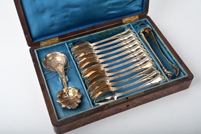 Service à dessert ou à thé en argent, poinçon Minerve, compr… - Photo 1