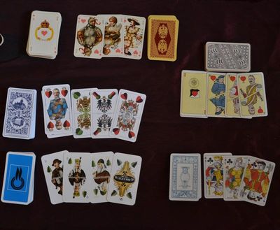 Quatre jeux de 52 cartes reproductions fac similé : KAISER K…