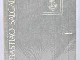la couverture d'un livre sur laquelle figure le visage d'une femme