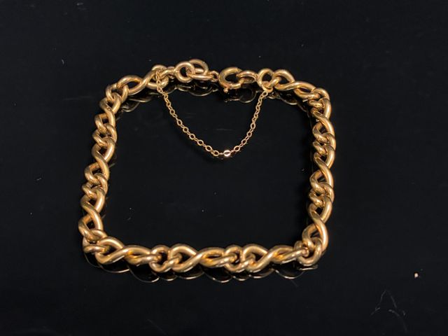 Bracelet en or 18 carats 750 millièmes. ». En règle. Poids brut :...