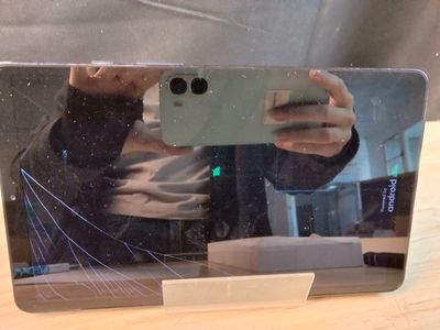 une personne se prenant en photo dans un miroir