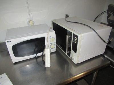 (J.) FAR & BRANDT 2 fours à micro-ondes