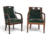 paire de fauteuils en acajou et velours vert