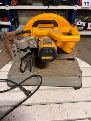 DEWALT D28715 – Tronçonneuse à métaux filaire. Démarre. Visite-le...