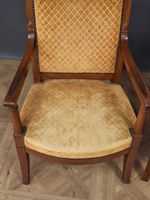 Paire de fauteuils en acajou et placage d'acajou, le dossier… (photo 2)