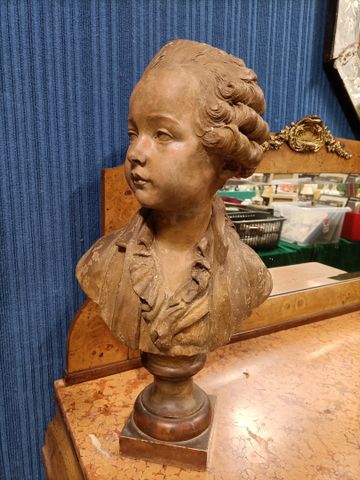 Sculpture en terre cuite sur socle bois « buste d’enfant ». H : 5