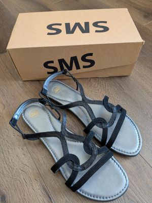 Paire de chaussures de marque SMS