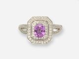une bague en saphir rose et diamant