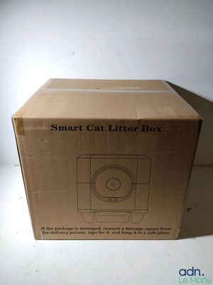 une boîte en carton sur laquelle est représenté un chat assis à l'intérieur