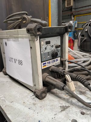 a machine that is sitting on top of a table