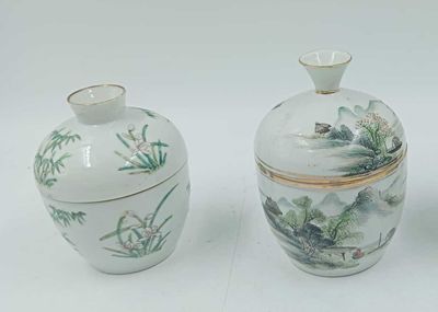 ASIE - 2 bols couverts en porcelaine H 13 CM ET 11 CM