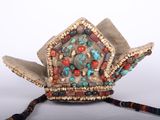 a picture of a hat with beads and beads on it