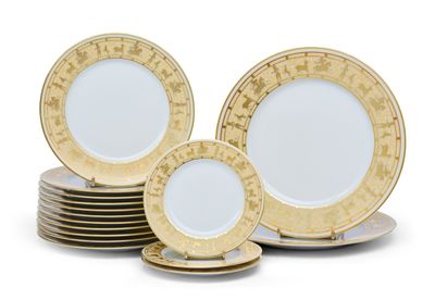 HAVILAND À LIMOGES Partie de service en porcelaine blanche, …