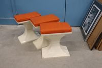 PRISUNIC, circa 1970, trois tabourets modèle FLAIR en ABS cr…