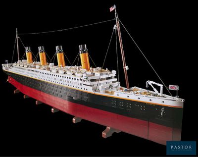 une image représentant la maquette d'un grand navire