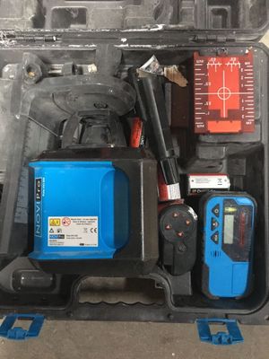 une trousse à outils dans un coffret contenant des outils