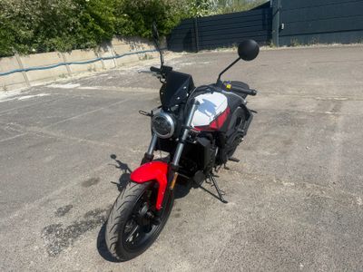 LEXMOTO RSS 125 - Genre : MTL - Couleur : ROUGE - Tva récupé…