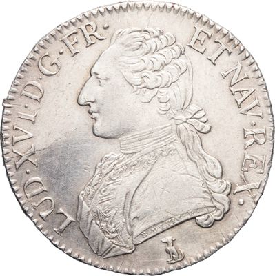 gros plan d'une pièce de monnaie sur fond blanc