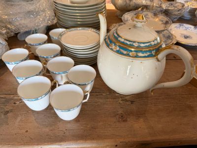 Service à café et à dessert en porcelaine blanche et filets …