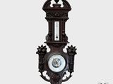 une horloge accrochée au mur de la pièce