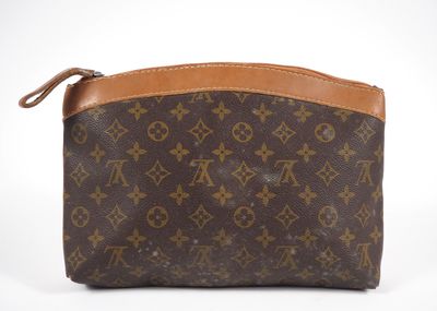 trousse de maquillage en toile Monogram Louis Vuitton
