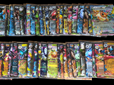 plusieurs types de cartes pokemon sur la table