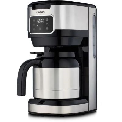 gros plan d'une cafetière sur fond blanc