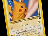 une carte Pokémon sur laquelle figure un Pikachu