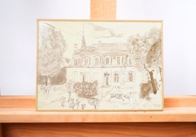 la photo d'une photo représentant une maison posée sur une étagère