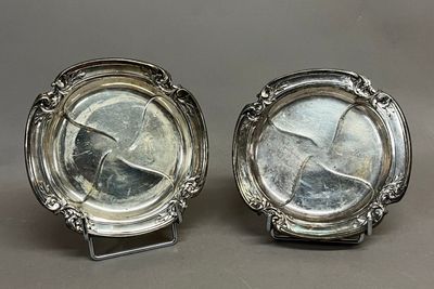 GALLIA Ensemble de deux dessous de bouteille en métal argent…