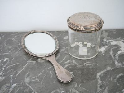 Face à main à monture en argent 950 millièmes