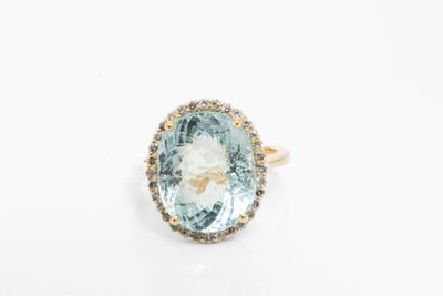 Bague ovale en aigue-marine et diamants
