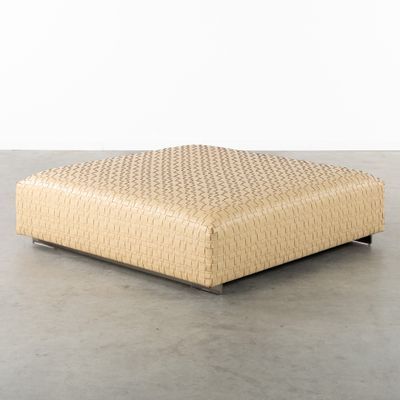 Antonio Citterio (1950) 'Bangkok', un grand ottoman ou pouf …