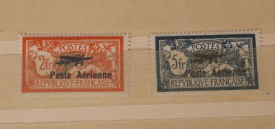 trois timbres différents sur une feuille de papier où figure l'image d'une vache