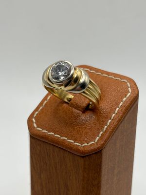 an image of a ring with a diamond on it