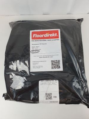un sac de nourriture posé sur une table
