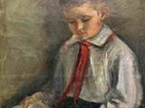 tableau représentant un garçon en chemise blanche et cravate rouge, en train de lire un livre