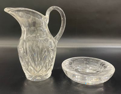 BACCARAT Pichet en cristal Tampon en dessous H: 24 cm On joi…