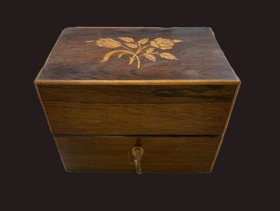 FOLLE ENCHERE : Boîte à odeurs en bois naturel et bois de pl…