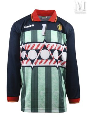 un gros plan sur un maillot de rugby orné d'un motif