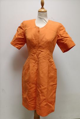 Hanaé MORI – Robe cocktail orange.