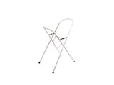 une image représentant une chaise pliante blanche sur fond blanc