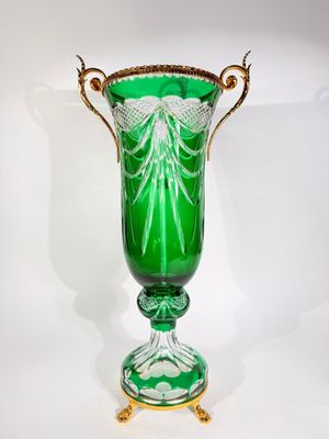 Dans le goût de Saint Louis Imposant vase en cristal taillé …