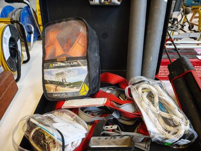 many items that are sitting on a table together