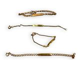 un ensemble composé de trois bracelets en or et d'un bracelet à chaîne