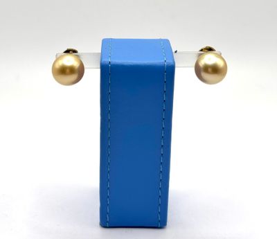 Paire de vis d'oreilles en or 18K (750) ornées de perles de …