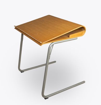 Bureau en chêne ouvrant par un large abattant. Piètement en …