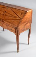 Bureau de pente en noyer marqueté de filets de prunier à déc… (photo 2)