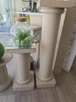 Trois sellettes colonnes support à vase