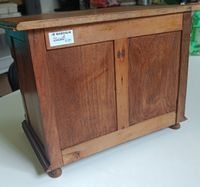 Buffet rustique en bois à décor de fleurs ciselées, ouvrant … (photo 2)